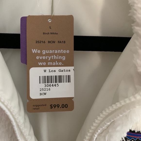 NWT Patagonia fluffy vest - Picture 3 of 4